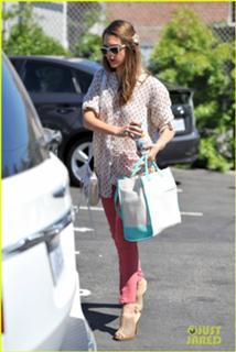 Jessica Alba feet photo thumbnail