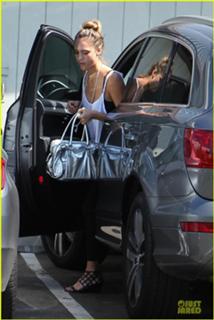 Jessica Alba feet photo thumbnail