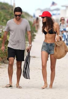 Irina Shayk feet photo thumbnail