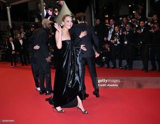 Jennifer Lawrence feet photo thumbnail