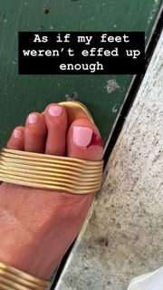 Bethenny Frankel feet photo thumbnail