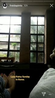 Freida Pinto feet photo 1
