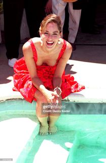 Sharon Stone feet photo thumbnail