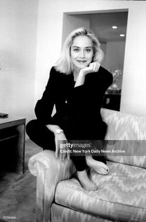 Sharon Stone feet photo thumbnail