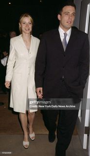 Gwyneth Paltrow feet photo thumbnail