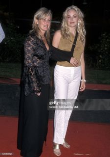 Sharon Stone feet photo thumbnail