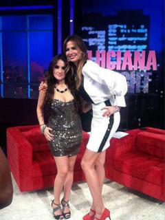 Dulce María feet photo thumbnail