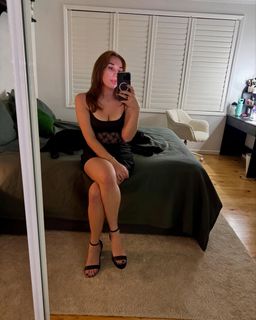 Abby Boom feet photo 1