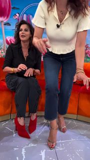 Caterina Balivo feet photo thumbnail