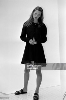 Kate Moss feet photo thumbnail
