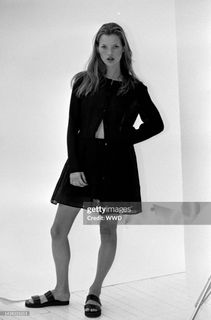 Kate Moss feet photo thumbnail