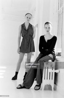 Kate Moss feet photo thumbnail