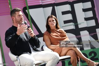 Danica Patrick feet photo thumbnail