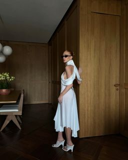 Marina Ruy Barbosa feet photo thumbnail