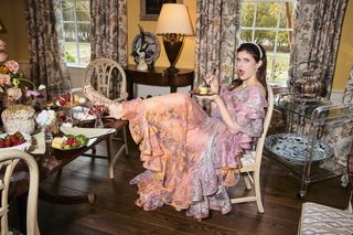 Alexandra Daddario feet photo thumbnail