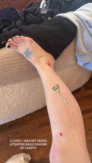 Kelly Osbourne feet photo 1