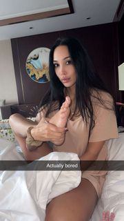 Scarlet Vas feet photo thumbnail