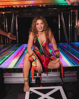 Shakira feet photo 3