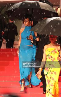 Rihanna feet photo thumbnail