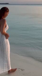 Hadise feet photo thumbnail
