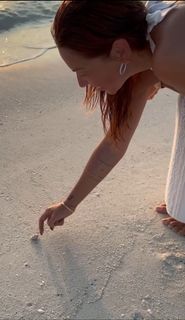 Hadise feet photo thumbnail