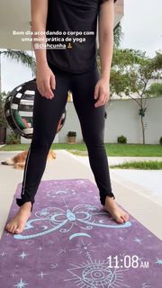 Larissa Manoela feet photo thumbnail