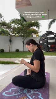Larissa Manoela feet photo thumbnail
