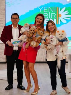 Pinar Altug feet photo thumbnail