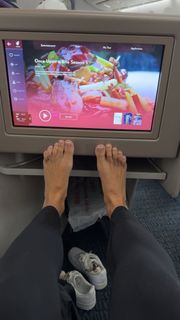 Scarlet Vas feet photo thumbnail