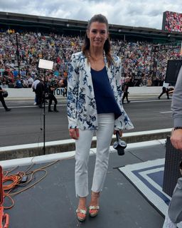 Danica Patrick feet photo thumbnail