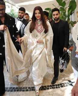 Aishwarya Rai Bachchan feet photo 2
