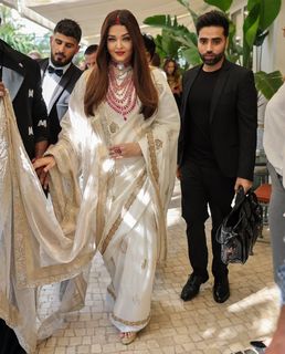 Aishwarya Rai Bachchan feet photo 1