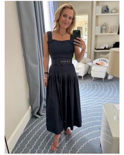Gillian Anderson feet photo 4