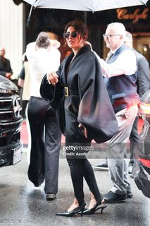 Priyanka Chopra Jonas feet photo 3