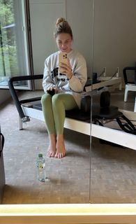 Alina Merkau feet photo thumbnail