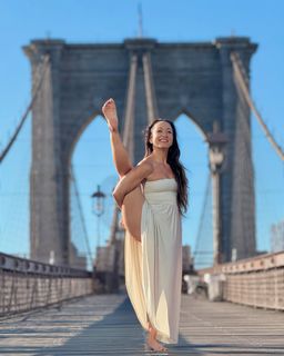 Kino MacGregor feet photo 2