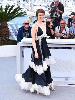 Emma Stone feet photo 3