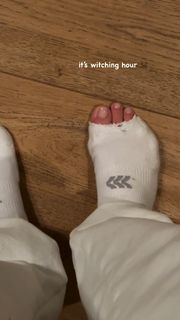 Julianne Hough feet photo 3
