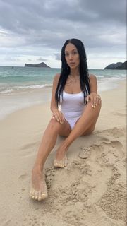 Scarlet Vas feet photo thumbnail