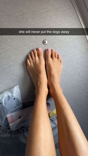 Scarlet Vas feet photo thumbnail
