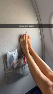 Scarlet Vas feet photo thumbnail