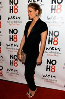 LeAnn Rimes feet photo thumbnail