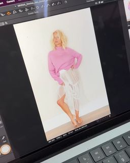 Denise Van Outen feet photo thumbnail