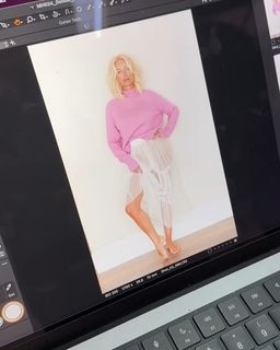 Denise Van Outen feet photo thumbnail