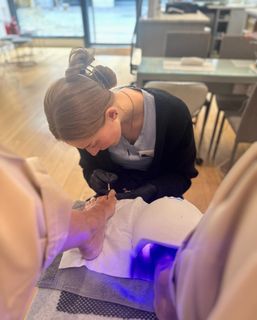 Denise Van Outen feet photo thumbnail