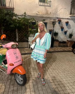 Denise Van Outen feet photo thumbnail