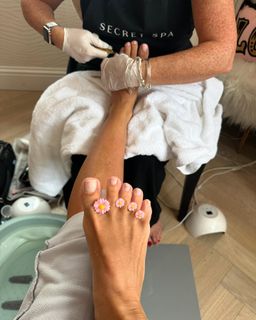 Denise Van Outen feet photo thumbnail