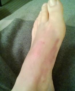 Holly Willoughby feet photo thumbnail
