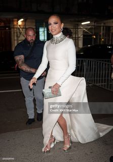 Jennifer Lopez feet photo thumbnail