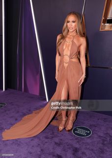 Jennifer Lopez feet photo thumbnail